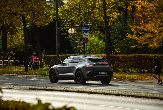 Aston Martin DBX