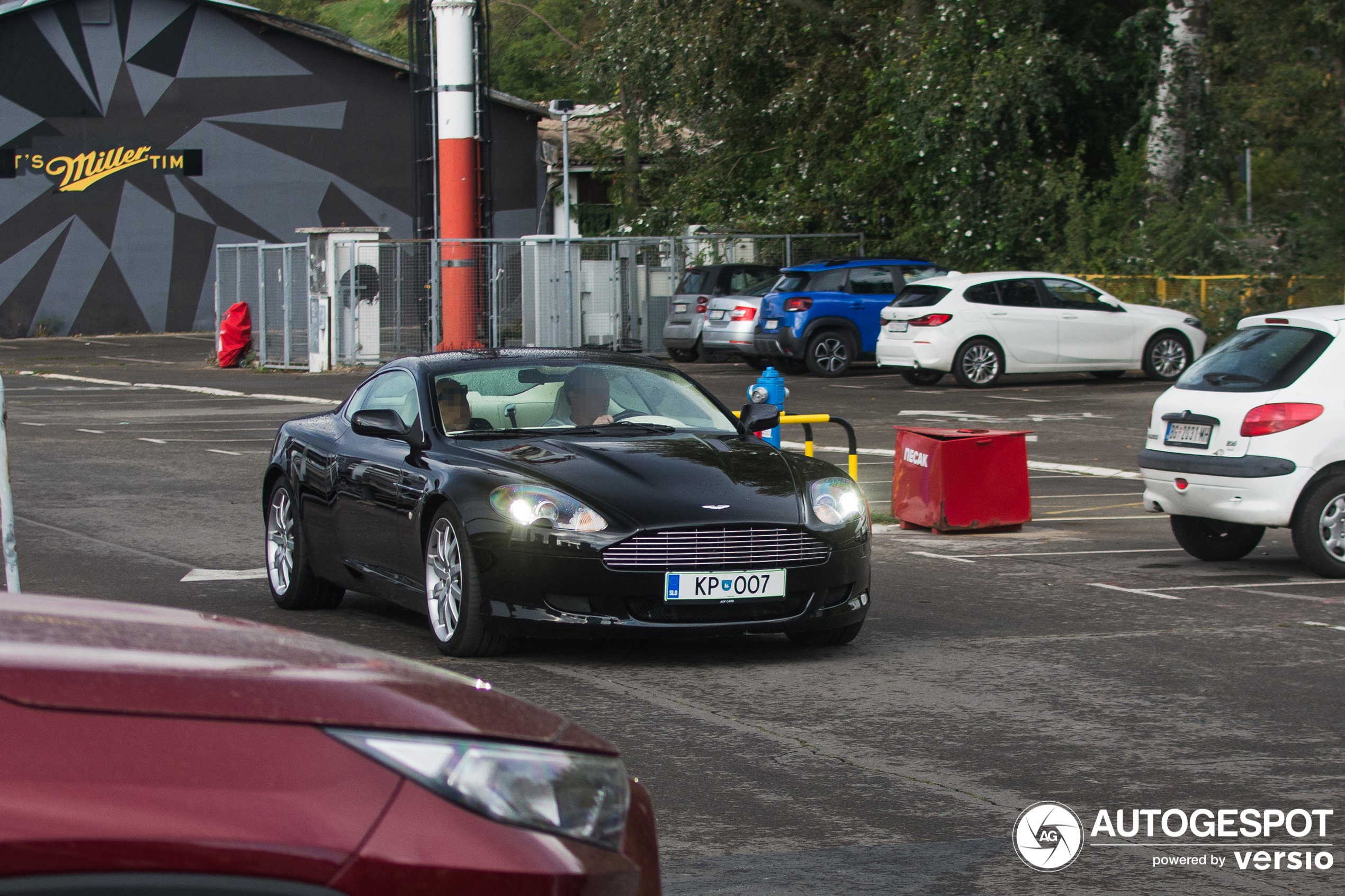 Aston Martin DB9