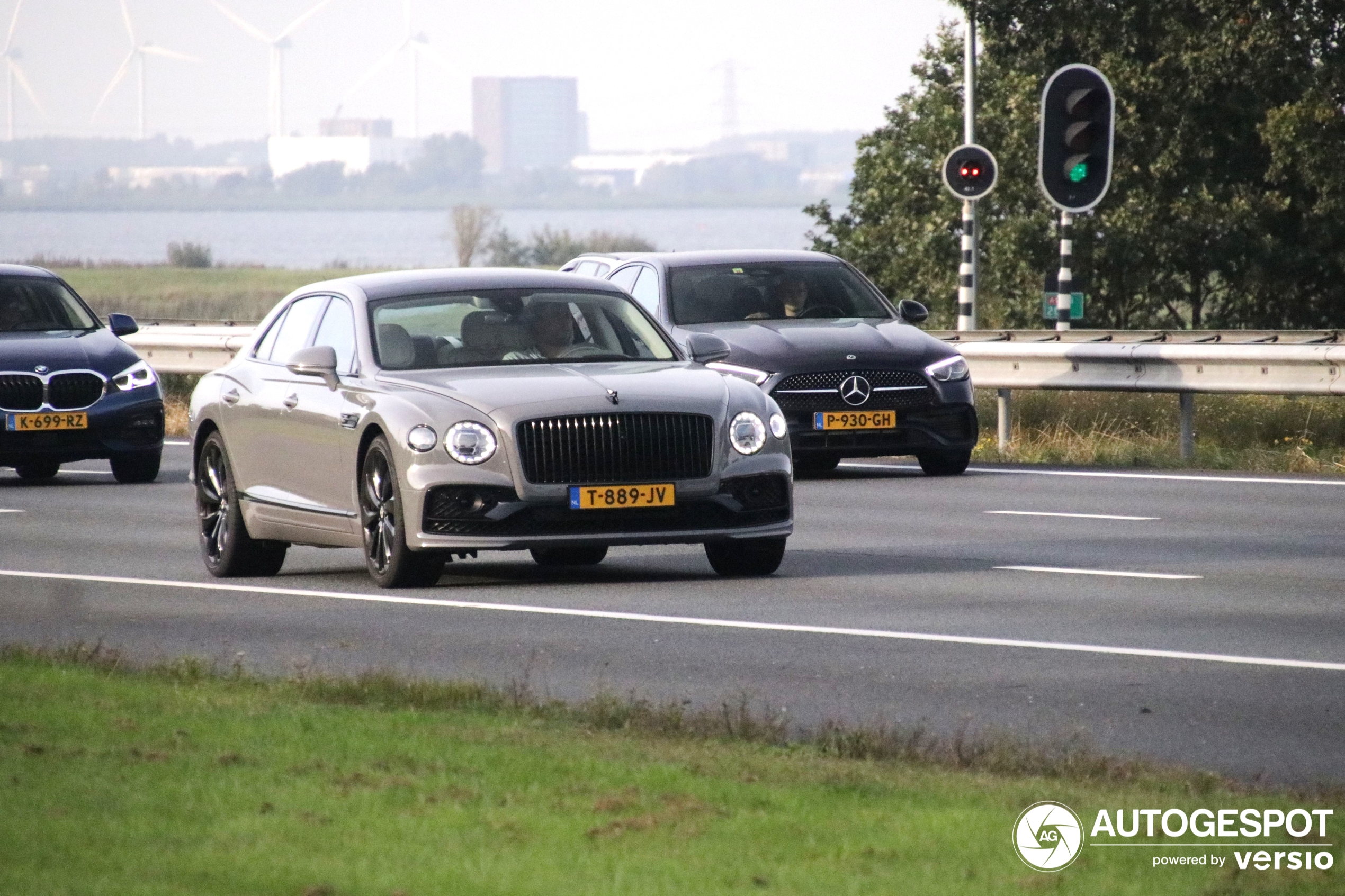 Bentley Flying Spur Hybrid