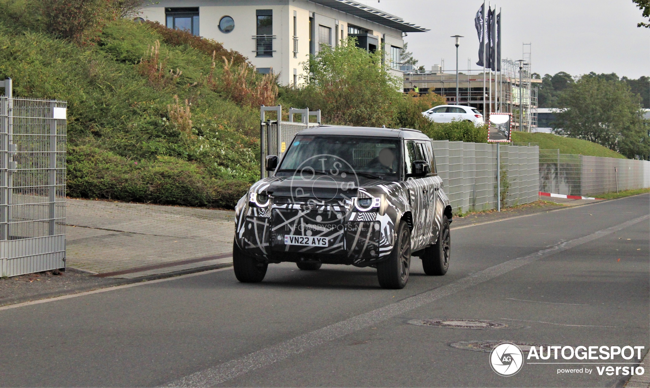 Land Rover Defender Octa