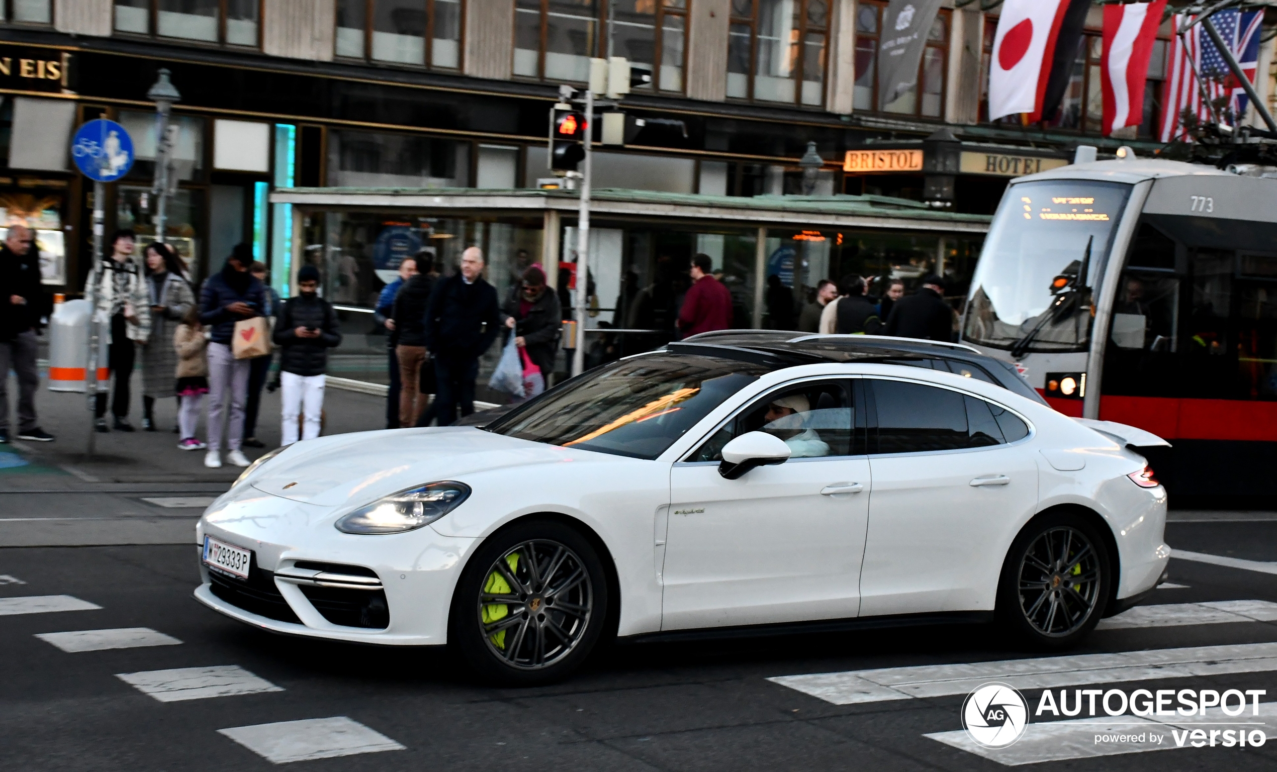 Porsche 971 Panamera Turbo S E-Hybrid