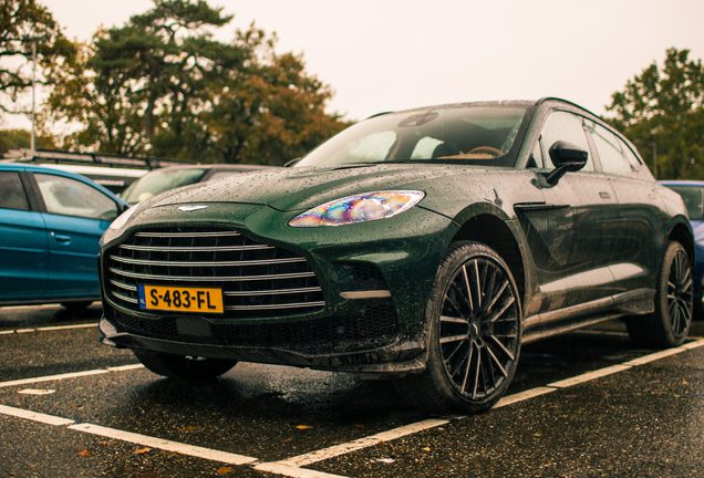 Aston Martin DBX707