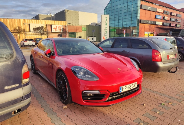 Porsche 971 Panamera GTS Sport Turismo