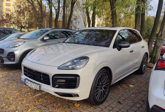 Porsche 9YA Cayenne GTS