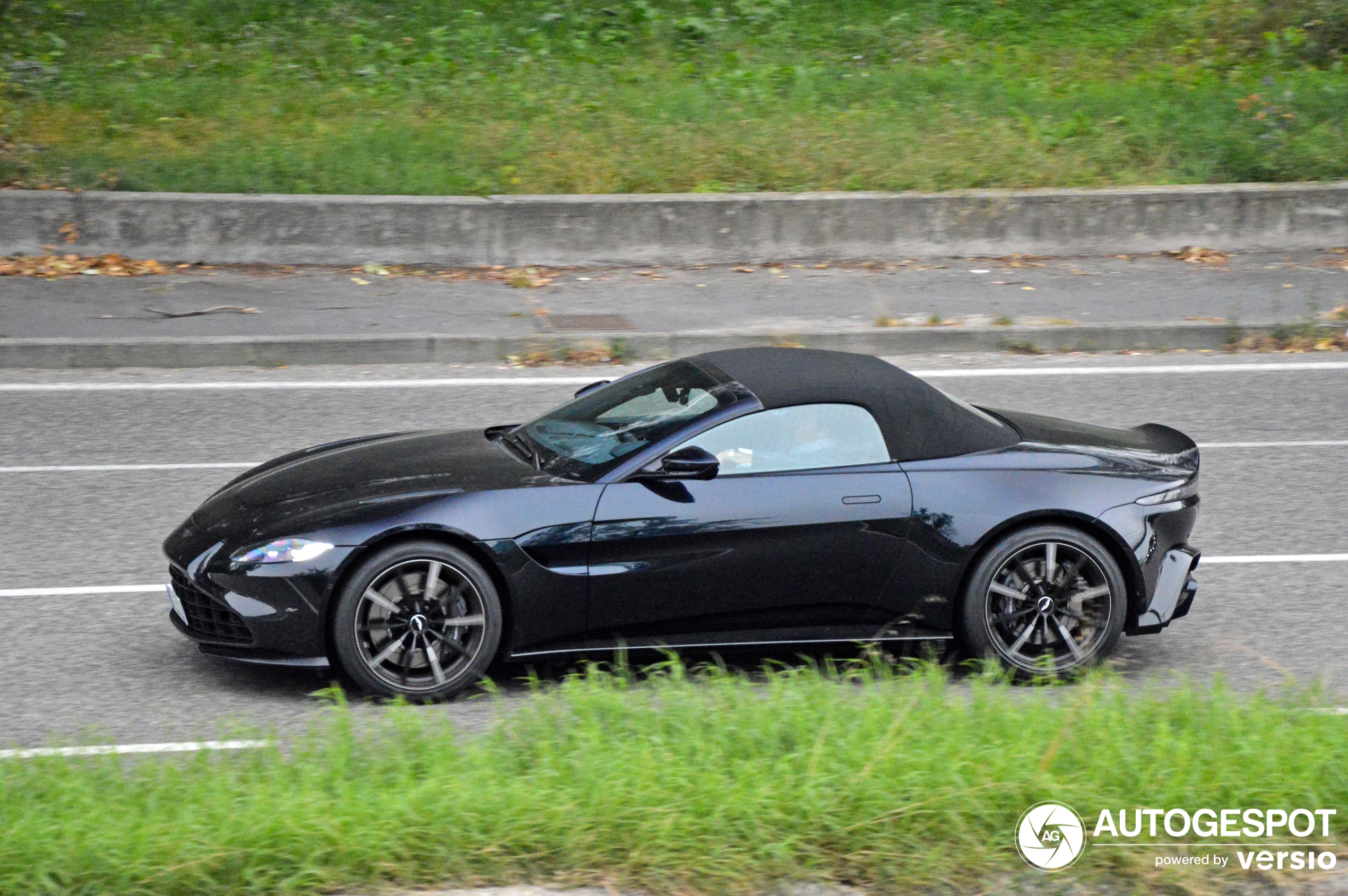 Aston Martin V8 Vantage Roadster 2020