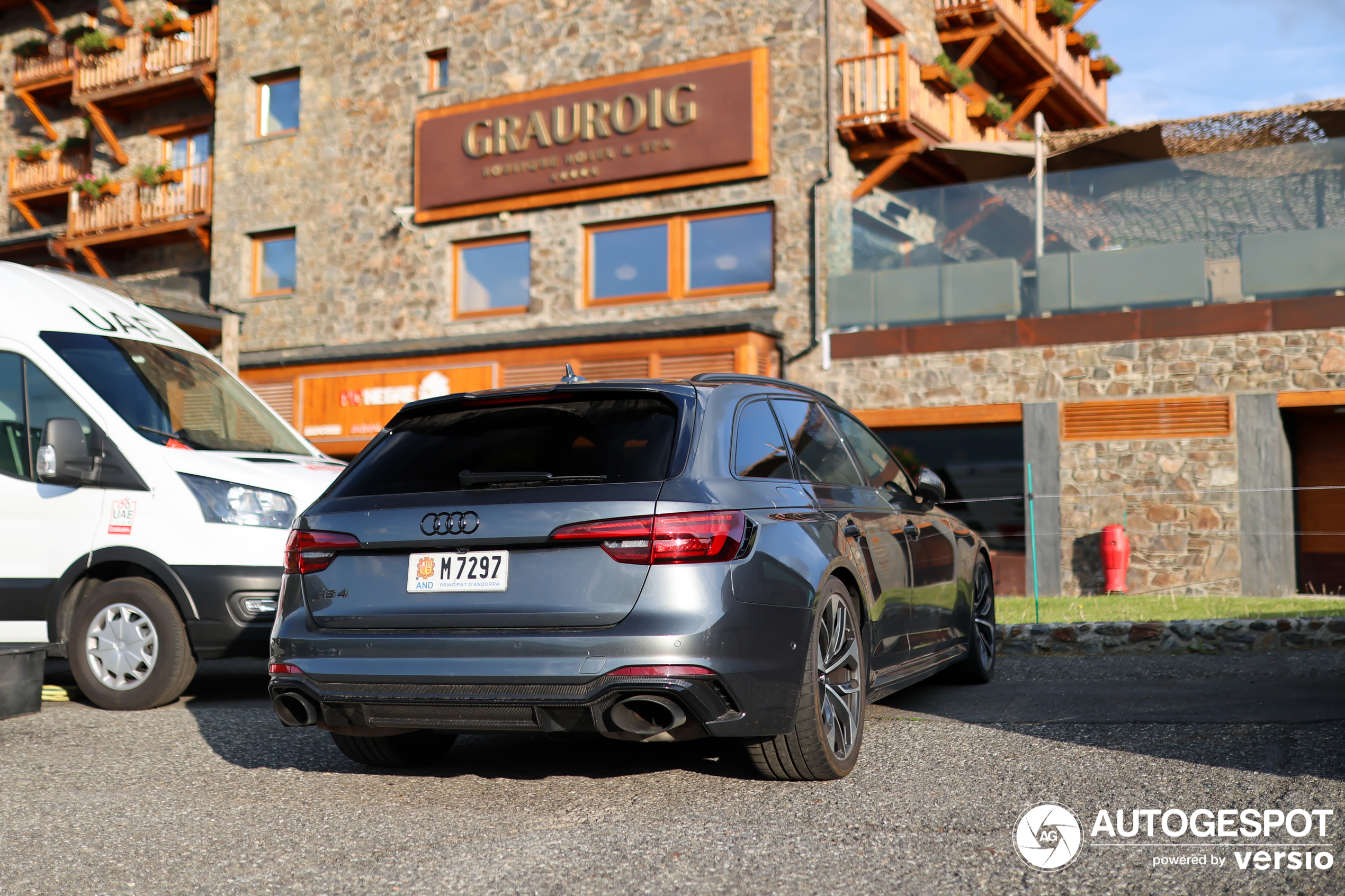 Audi RS4 Avant B9