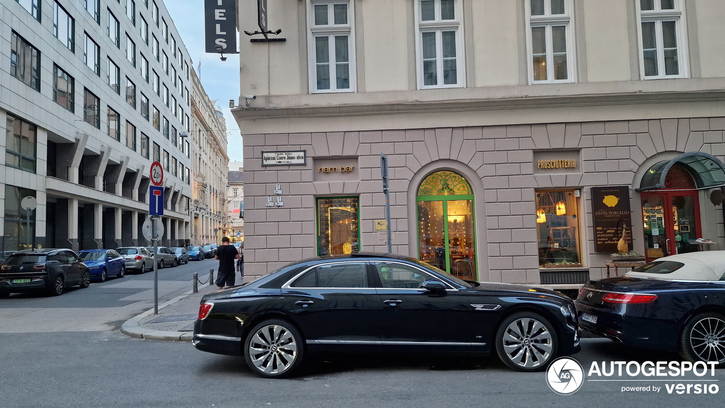 Bentley Flying Spur V8 2021