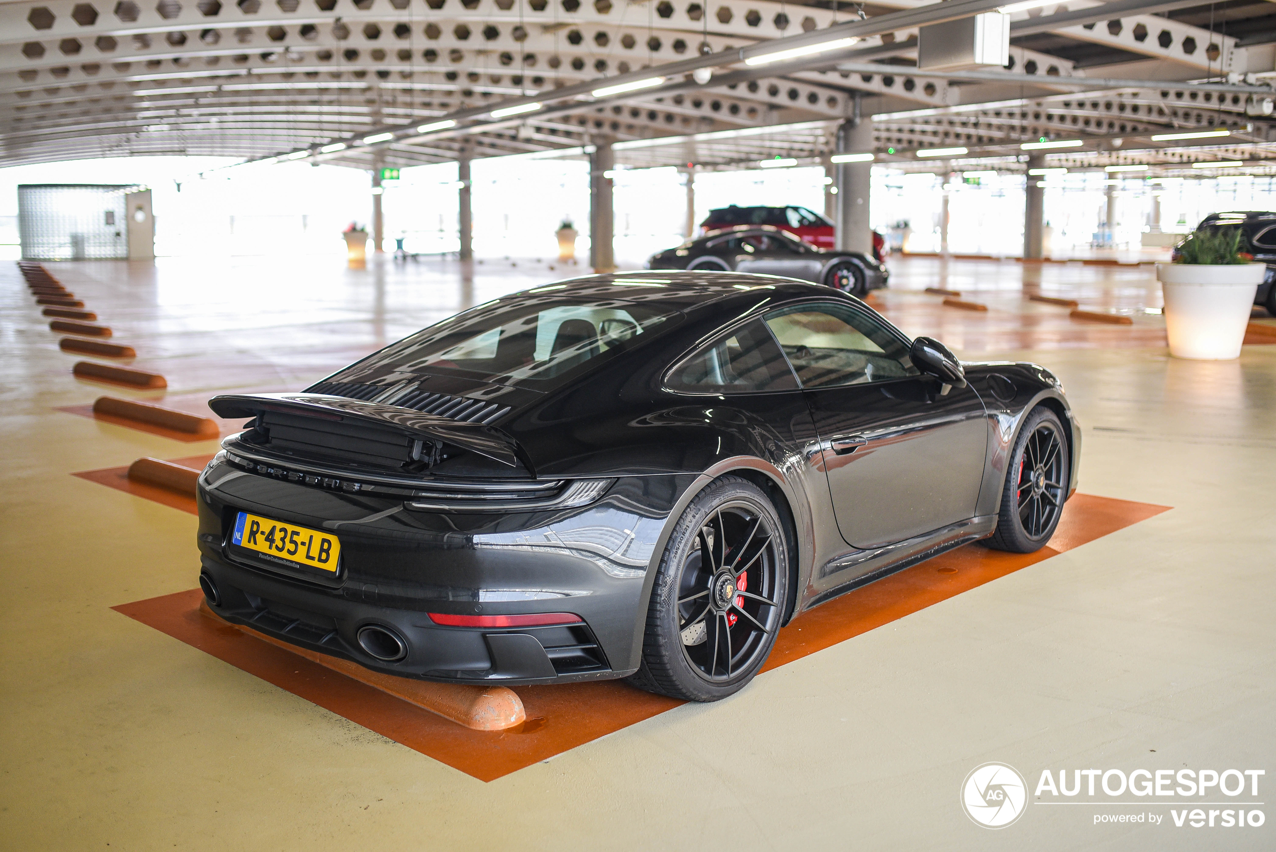 Porsche 992 Carrera 4 GTS