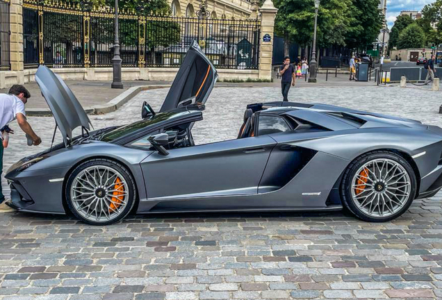 Lamborghini Aventador S LP740-4 Roadster