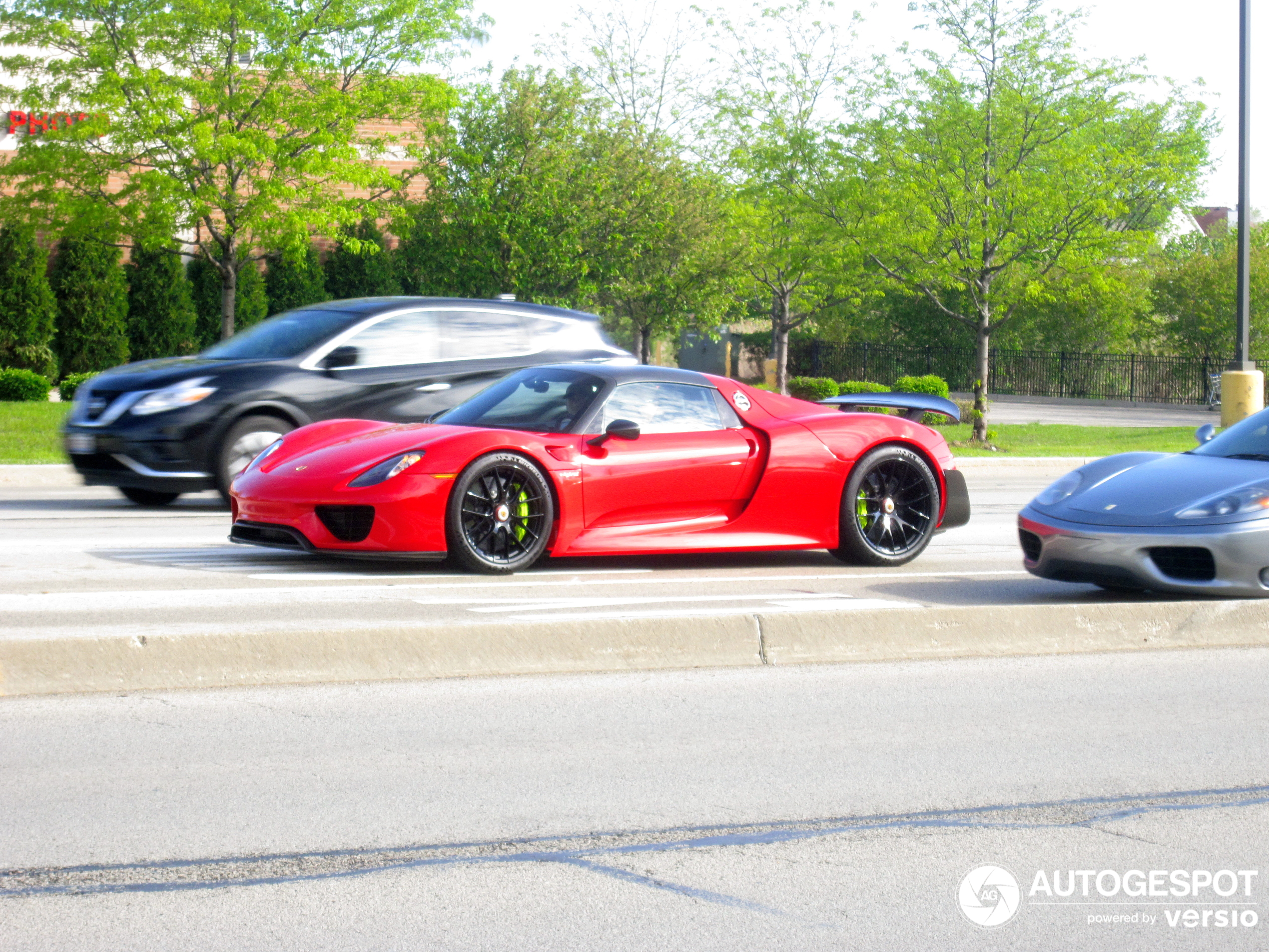 Ein weiterer roter 918 Spyder wurde in den USA gesichtet.