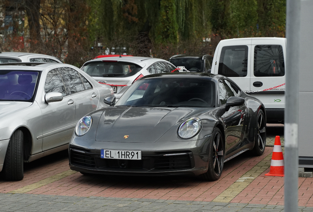 Porsche 992 Carrera 4S