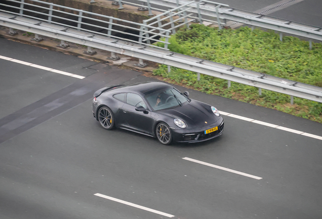 Porsche 992 Carrera 4S