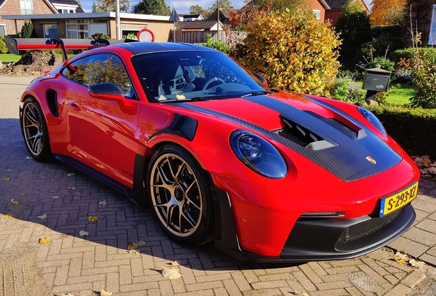 Porsche 992 GT3 RS Weissach Package