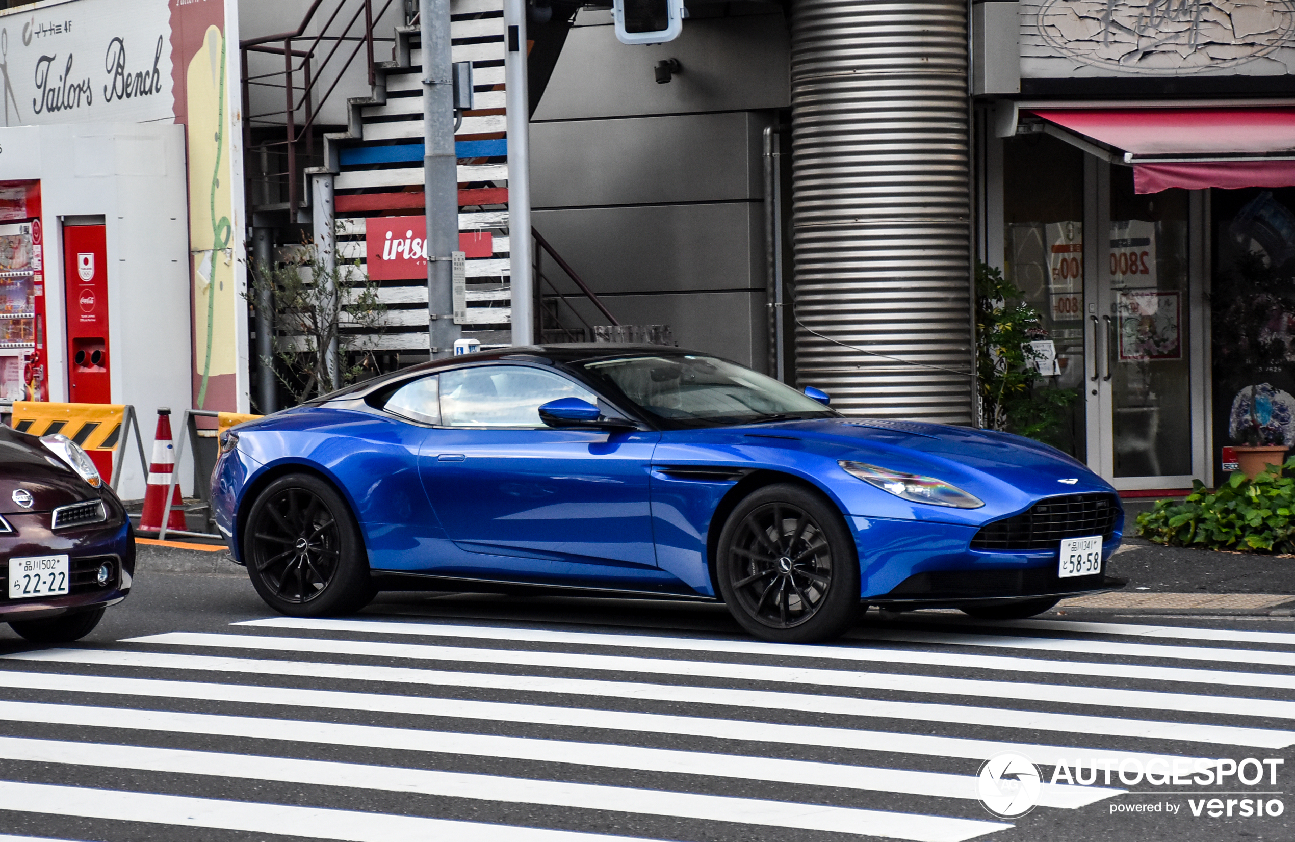 Aston Martin DB11