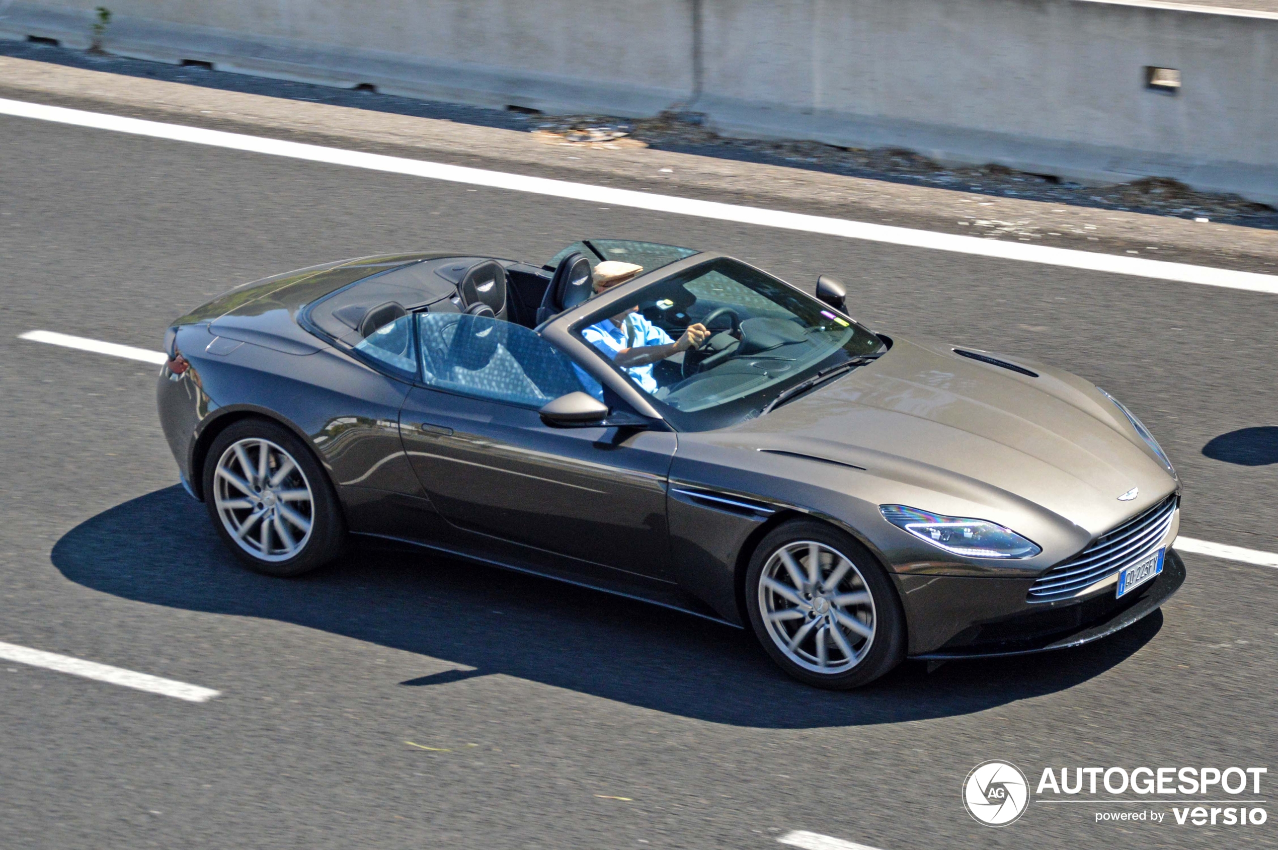 Aston Martin DB11 V8 Volante