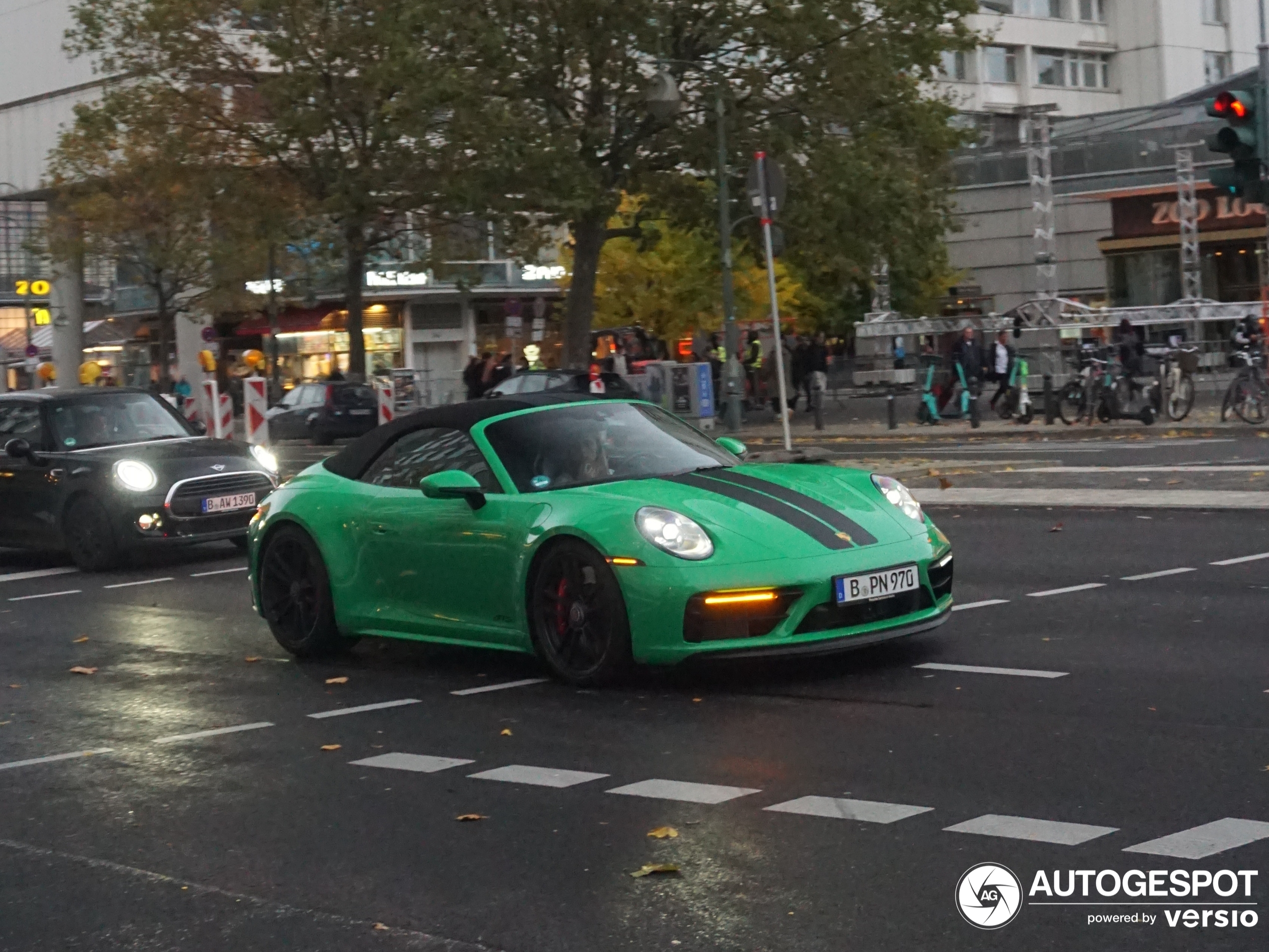 Porsche 992 Carrera 4 GTS Cabriolet