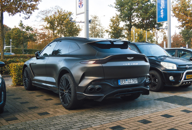 Aston Martin DBX707