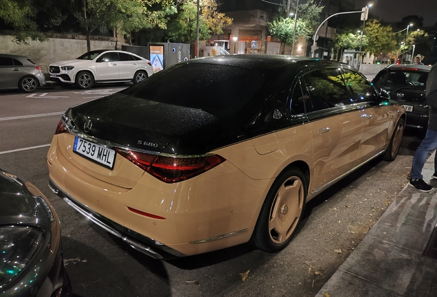 Mercedes-Maybach S 680 X223 Virgil Abloh Edition