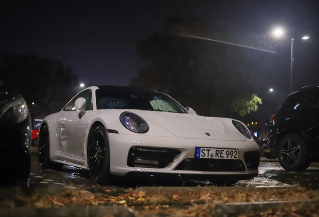 Porsche 992 Carrera 4 GTS