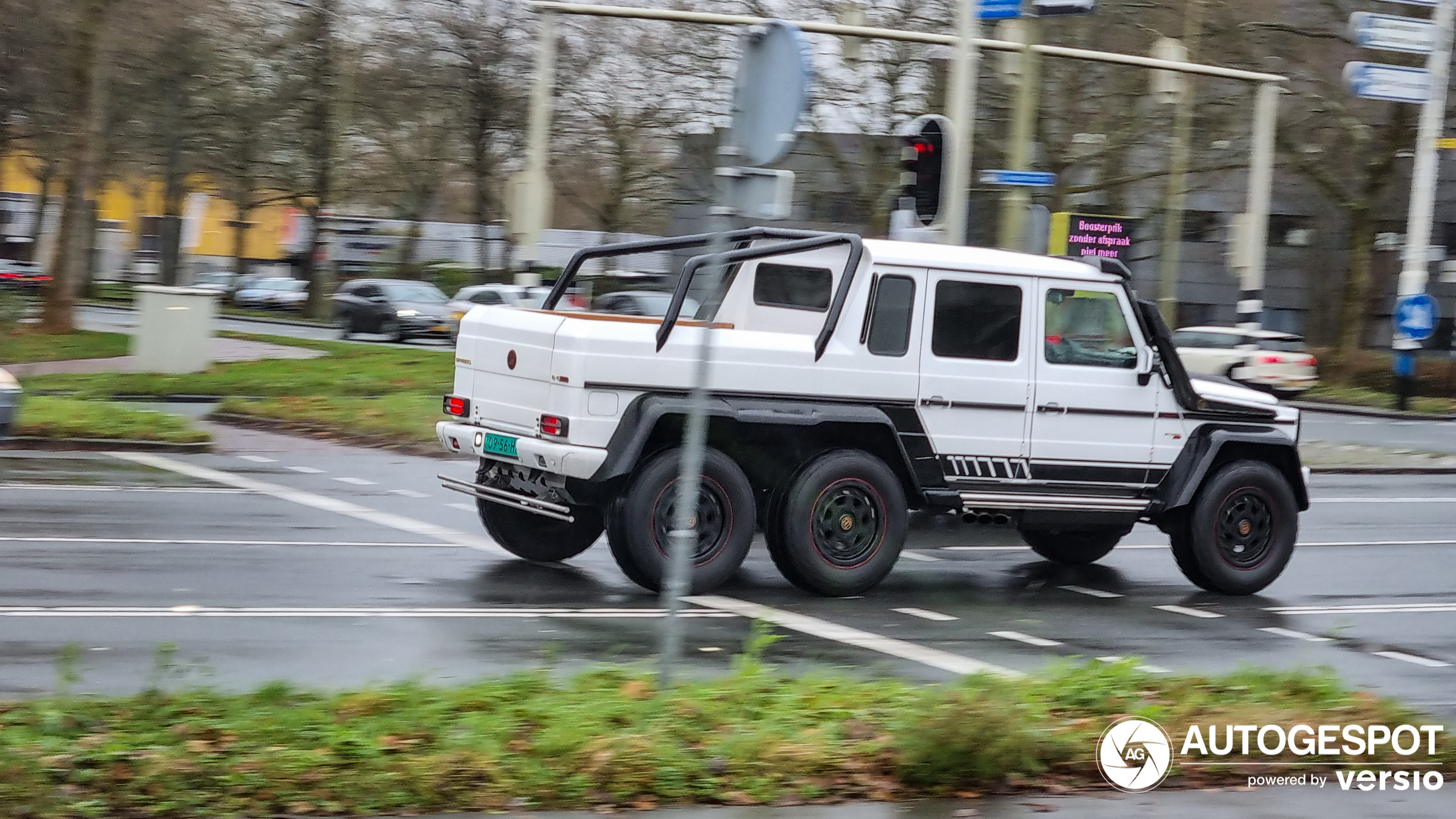 Have you heard of the G55 AMG 6x6?