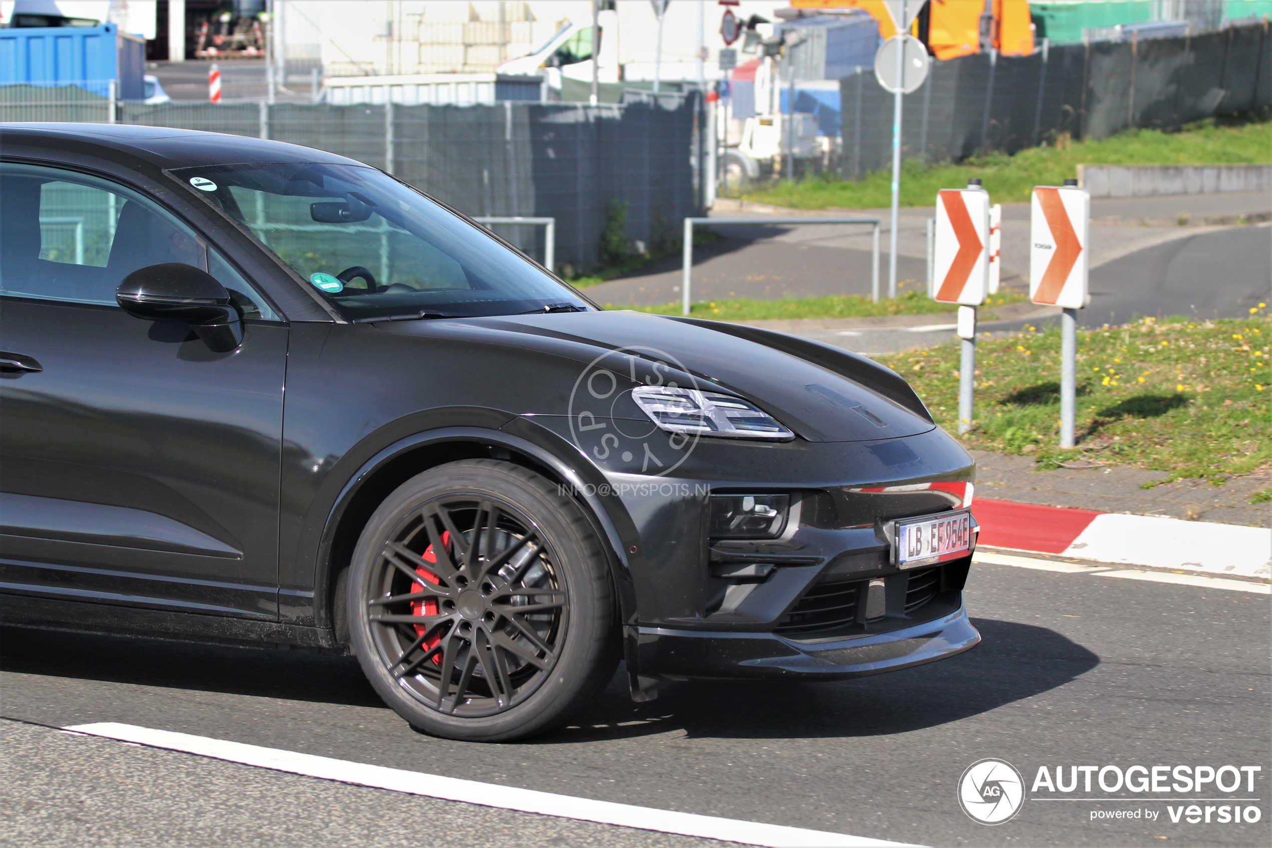 Porsche Macan EV