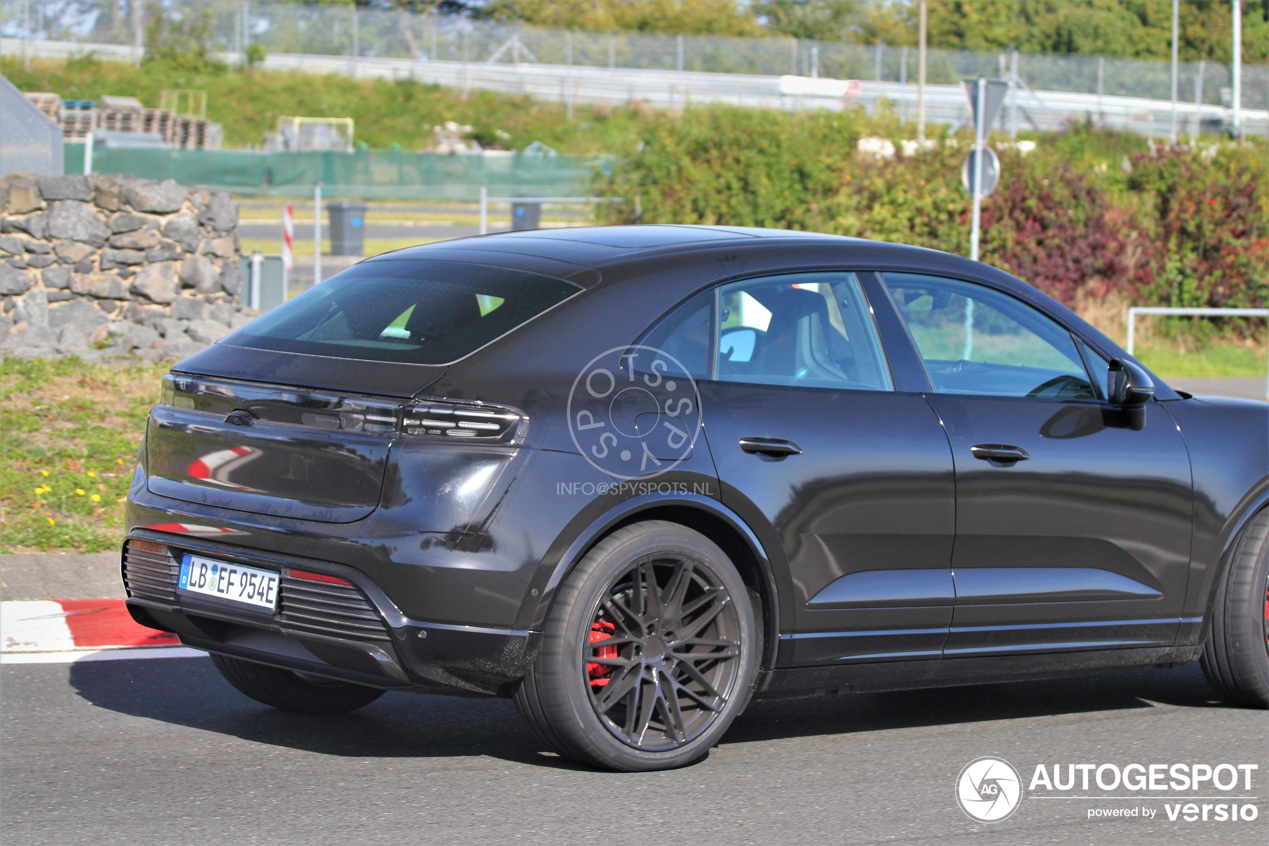 Porsche Macan EV - 5 December 2023 - Autogespot