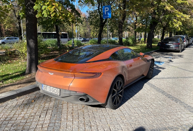 Aston Martin DB11