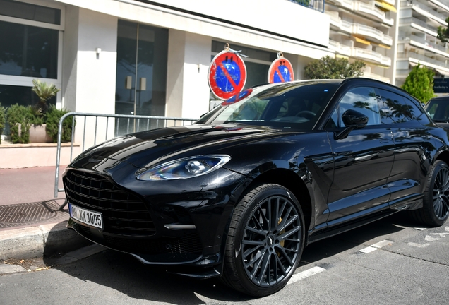 Aston Martin DBX707