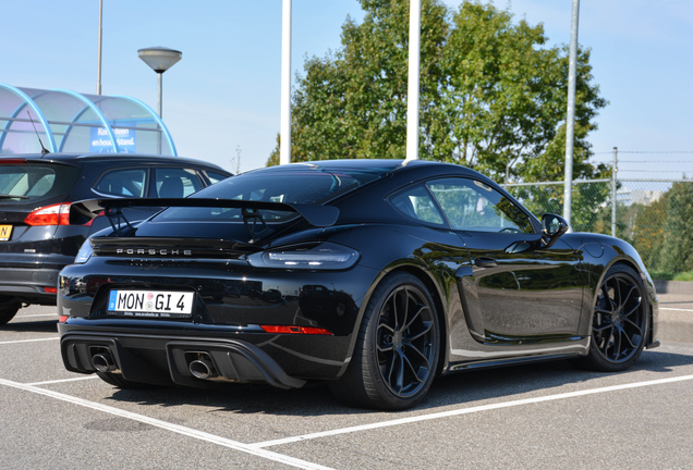 Porsche 718 Cayman GT4