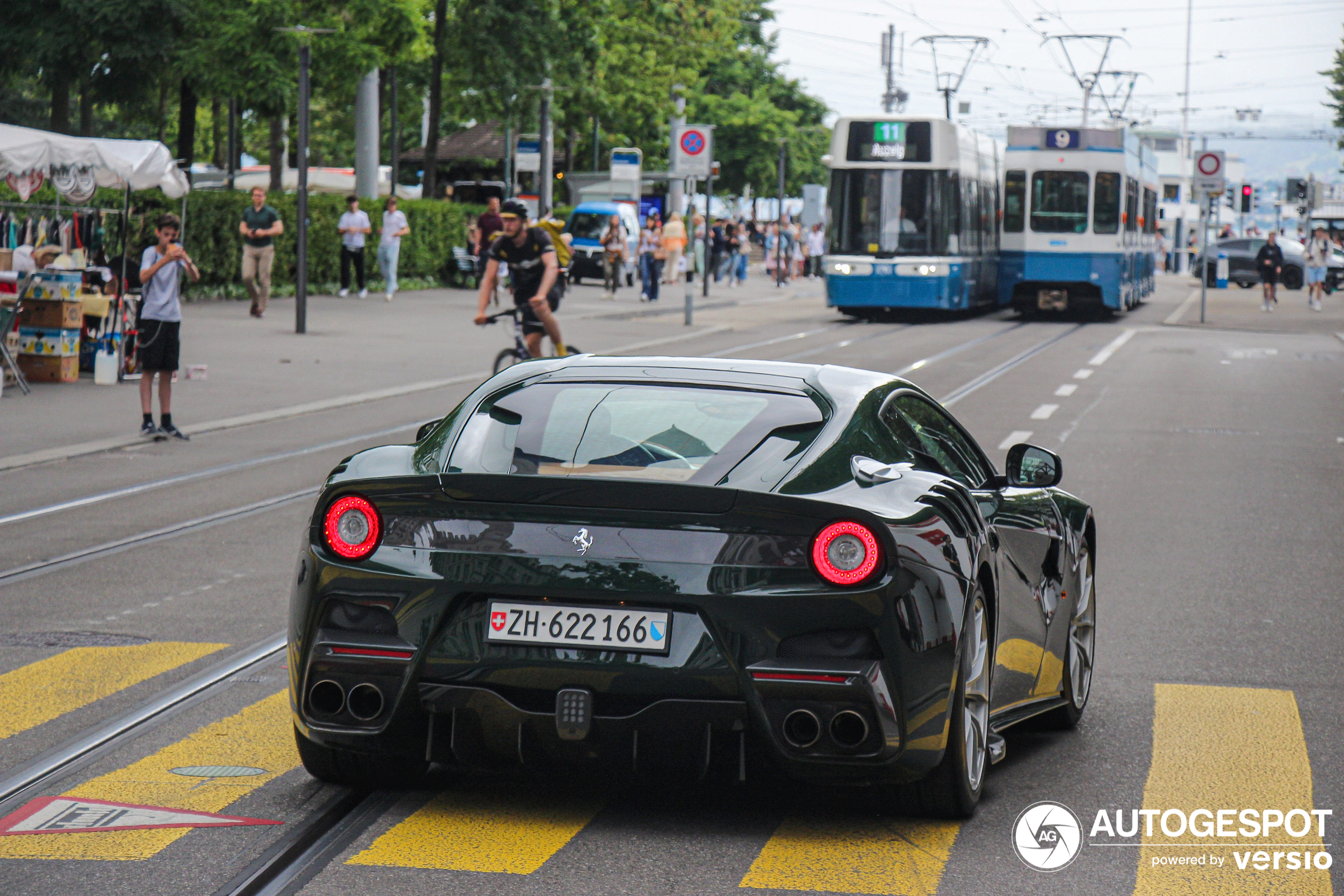 Ferrari F12tdf in Verde Inglese blijft prachtig