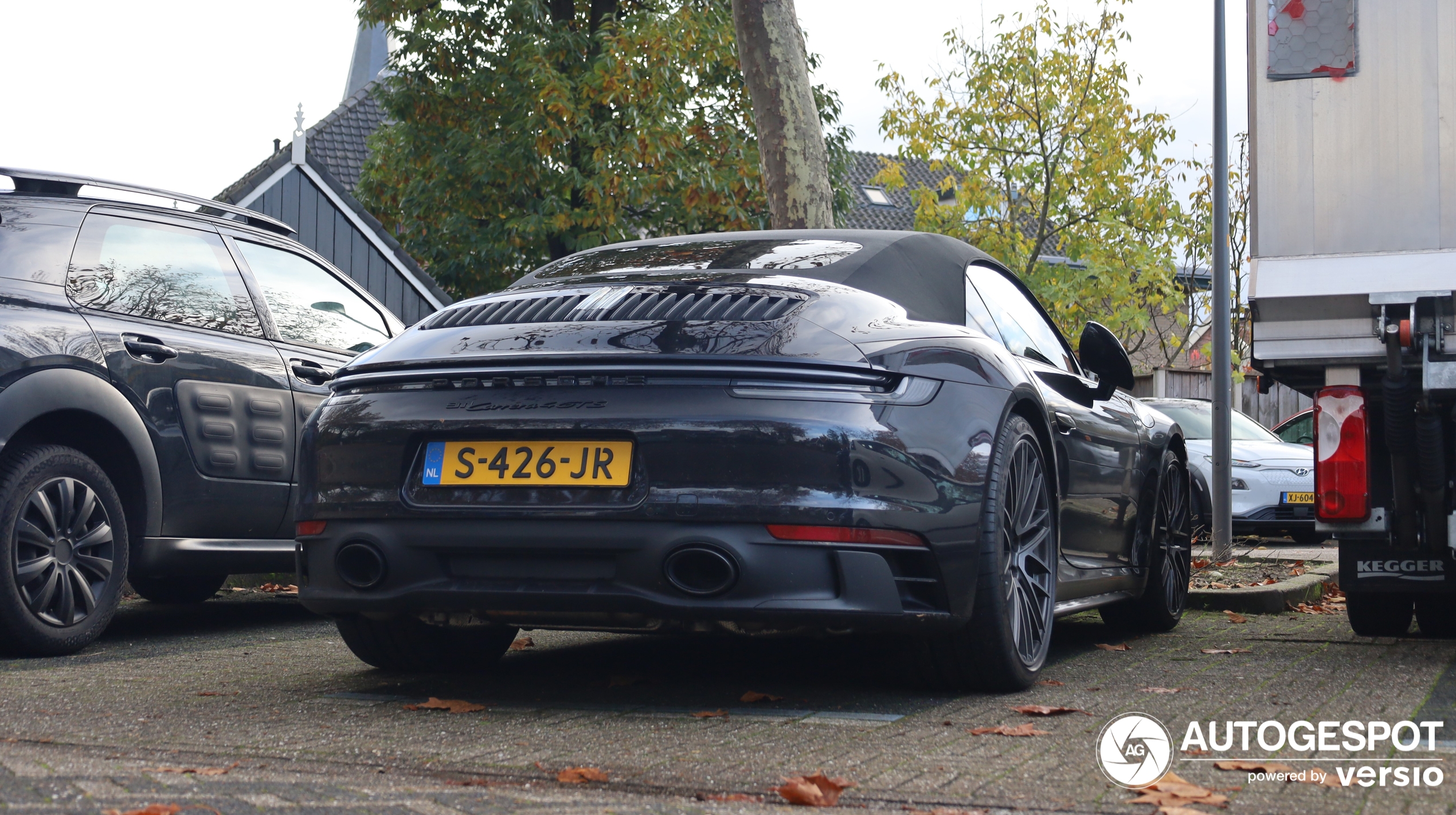 Porsche 992 Carrera 4 GTS Cabriolet