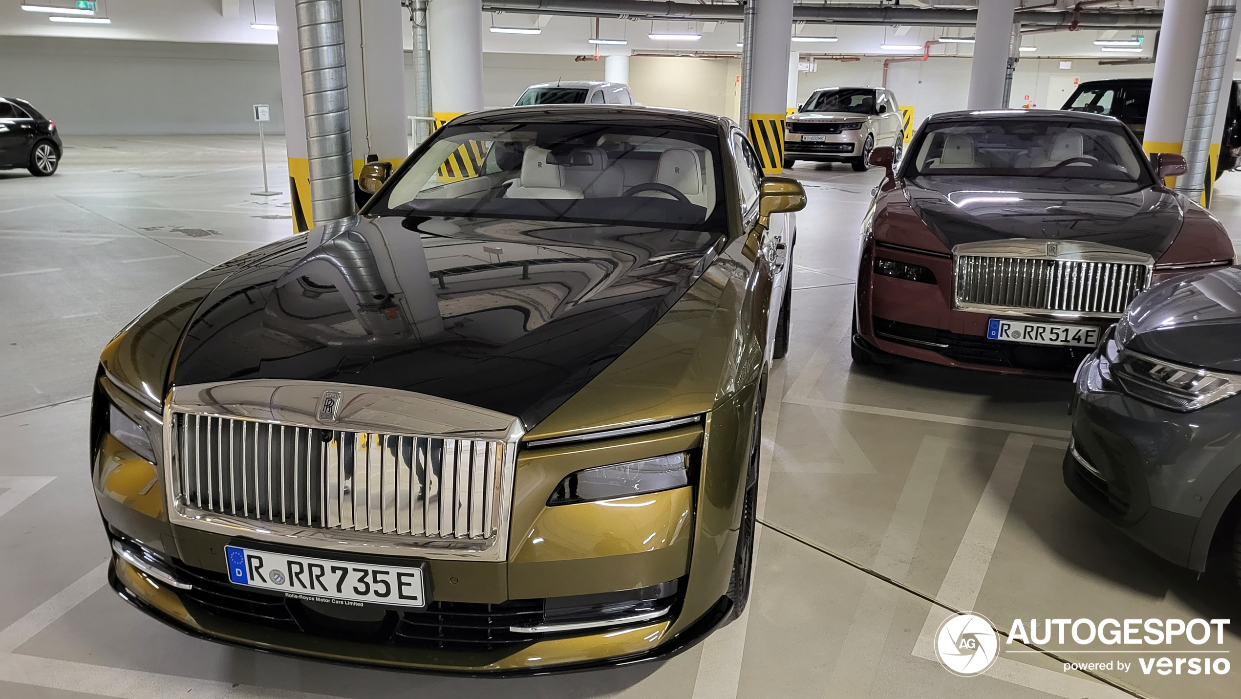 Duo van Rolls-Royce Spectre gespot in Warschau