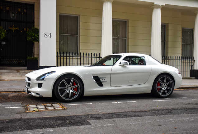 Mercedes-Benz SLS AMG