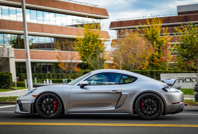 Porsche 718 Cayman GT4