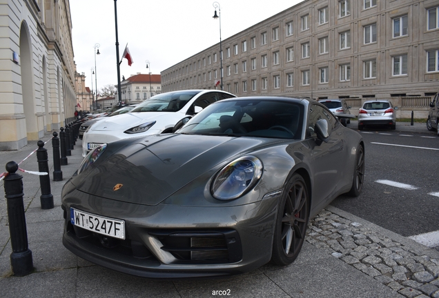 Porsche 992 Carrera 4S