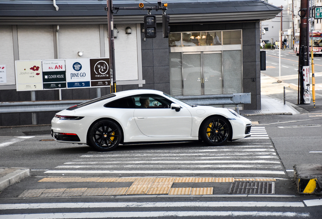 Porsche 992 Carrera 4S