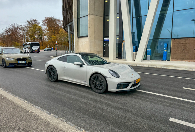 Porsche 992 Carrera GTS