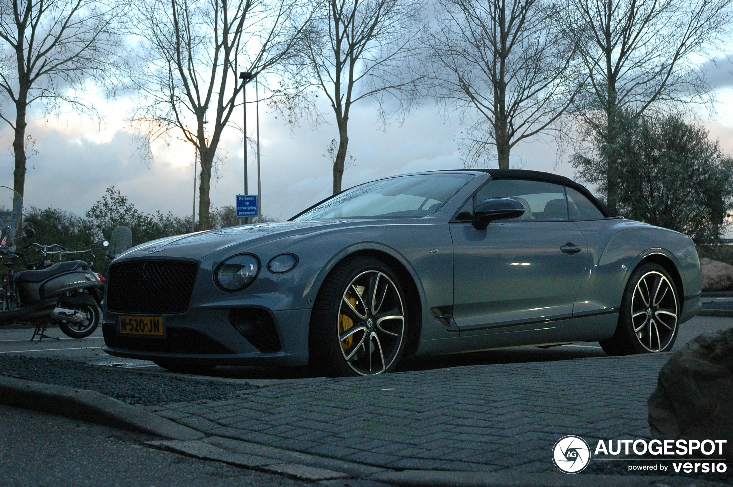 Bentley Continental GTC V8 2020