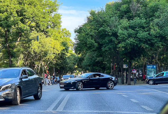 Aston Martin DB9