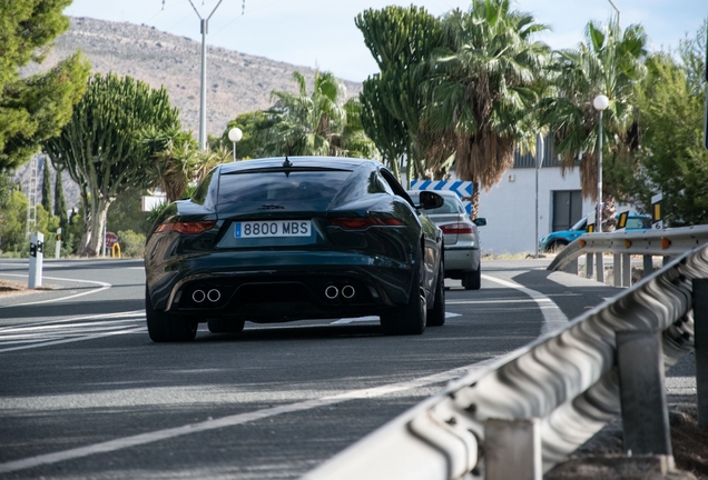 Jaguar F-TYPE P450 Coupé 2020