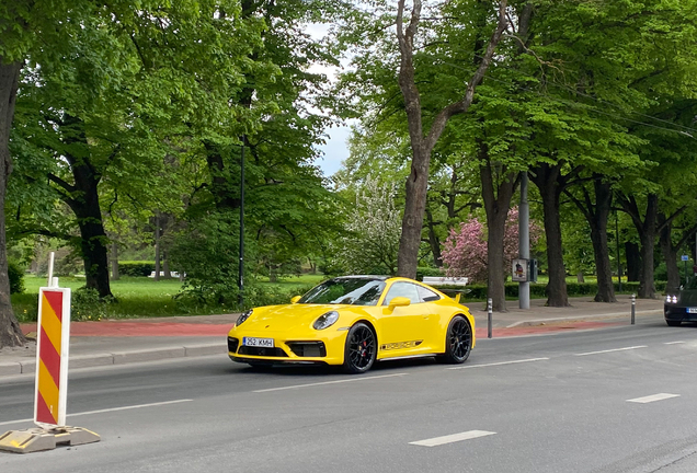 Porsche 992 Carrera 4S