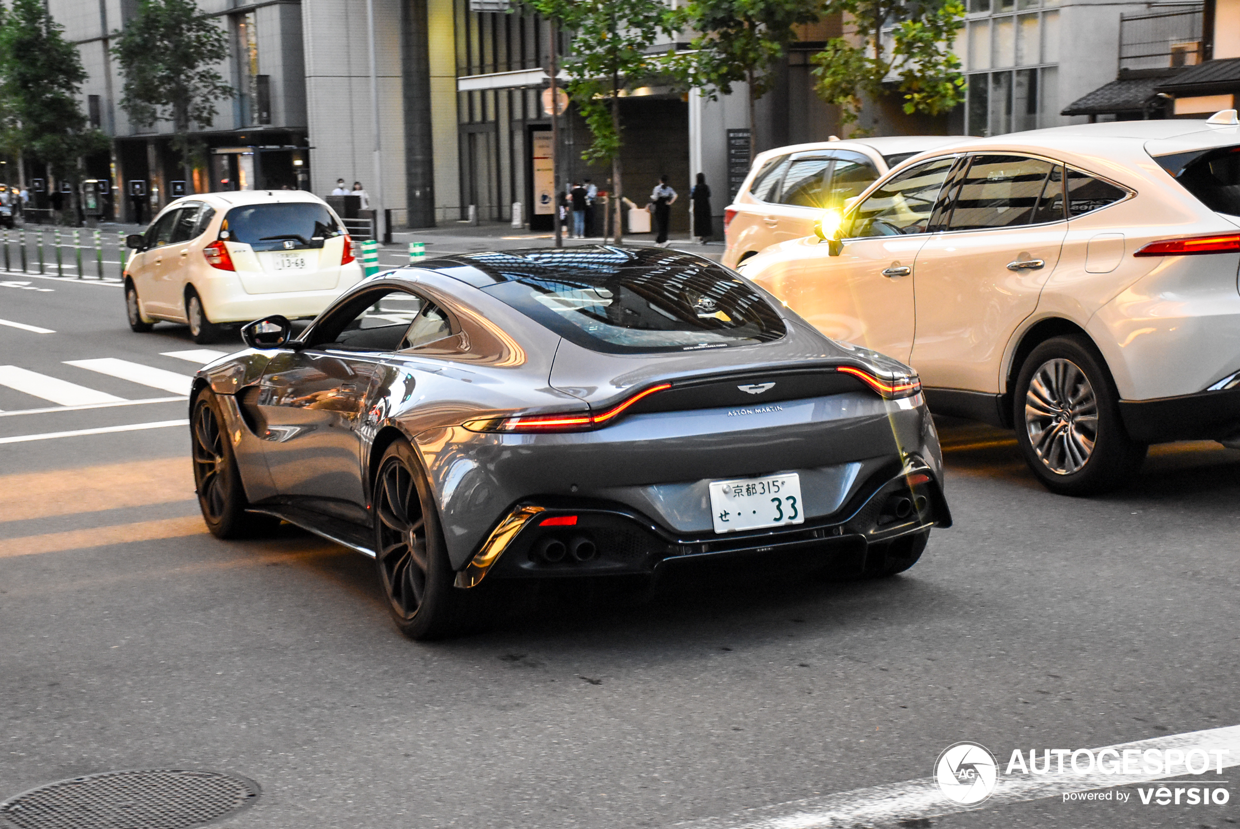 Aston Martin V8 Vantage 2018