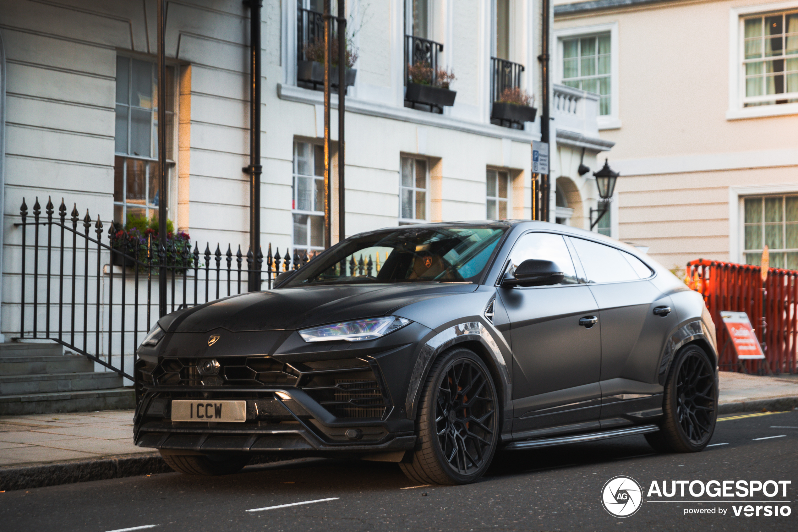 Lamborghini Urus Nero Design