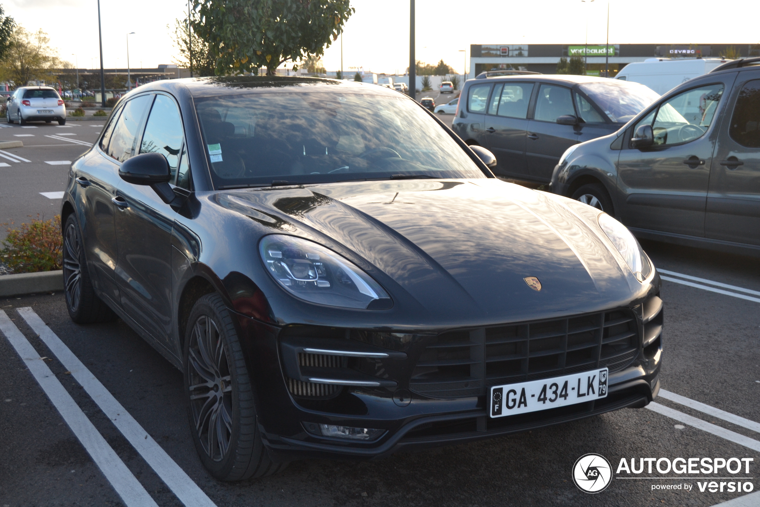 Porsche 95B Macan Turbo