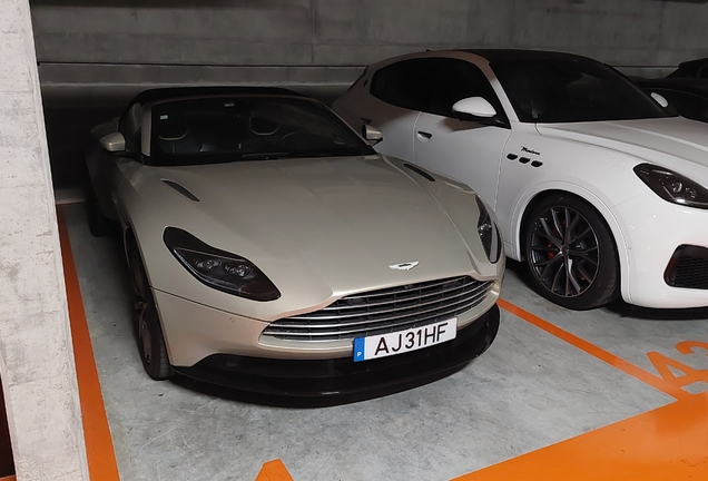 Aston Martin DB11 V8 Volante