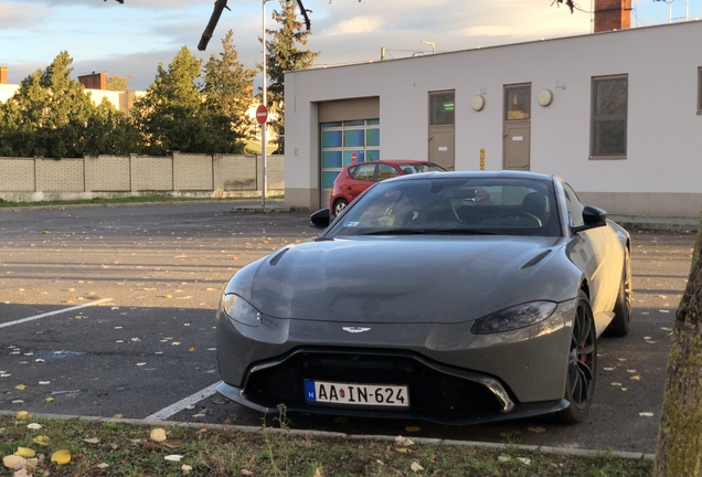 Aston Martin V8 Vantage 2018