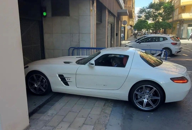 Mercedes-Benz SLS AMG