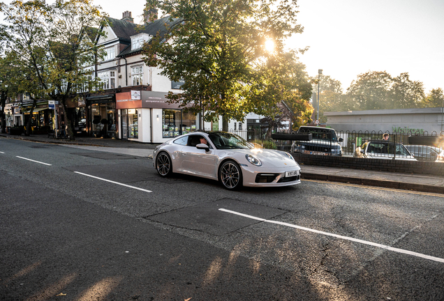 Porsche 992 Carrera 4S