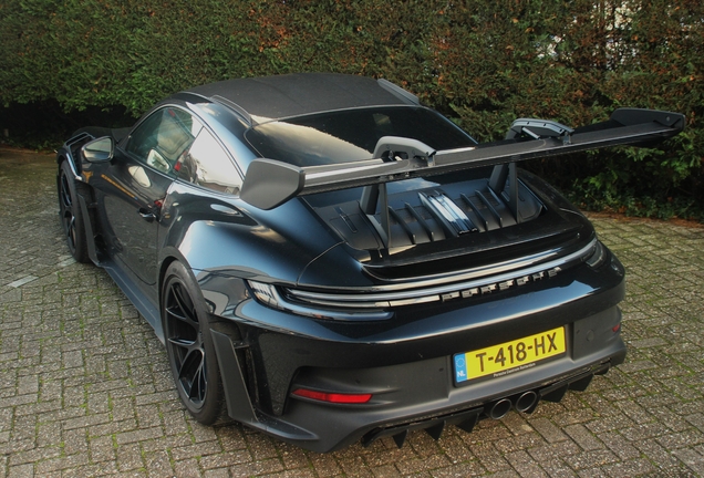 Porsche 992 GT3 RS Weissach Package