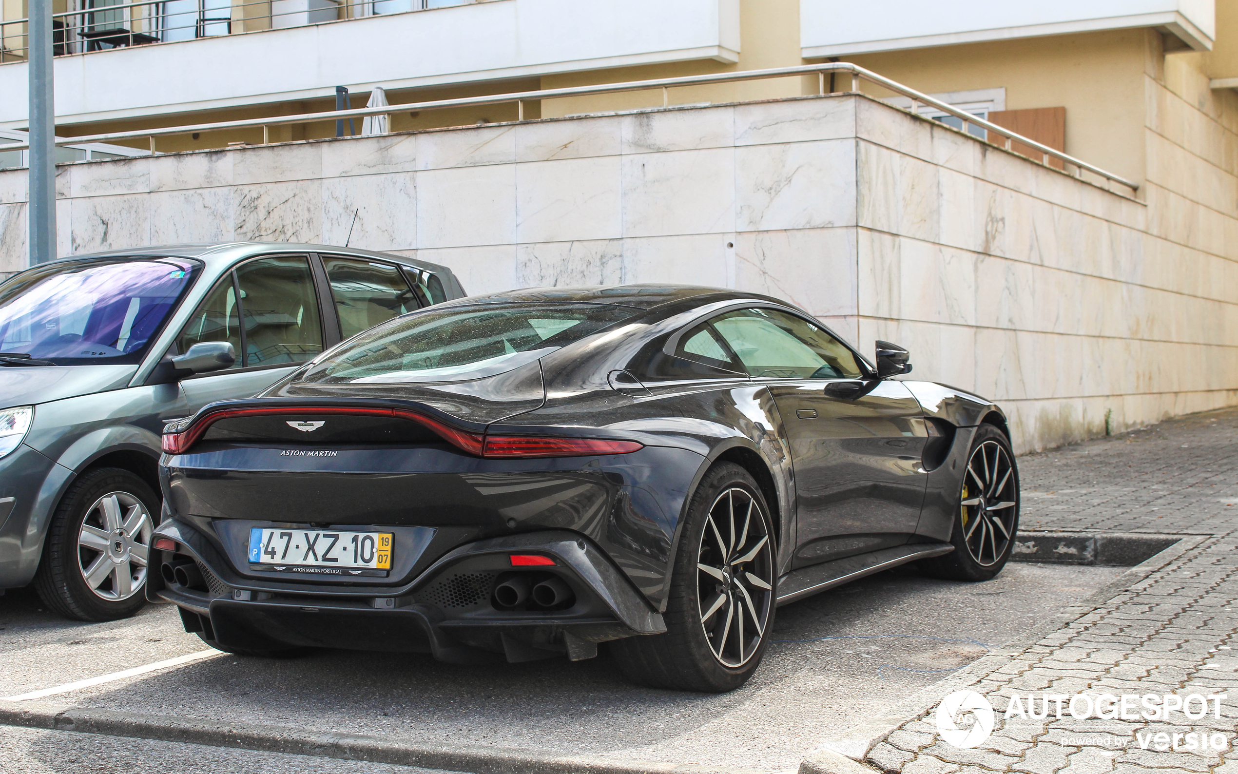 Aston Martin V8 Vantage 2018